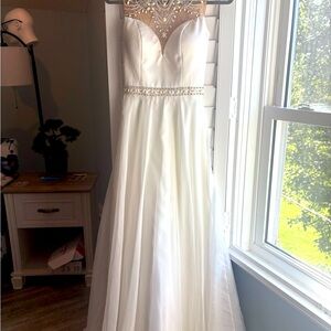 Sherri Hill Cream Gown with Elegant Design sz2 wedding dress